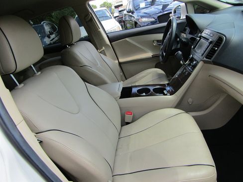 Used 2013 Toyota Venza XLE FWD image 5