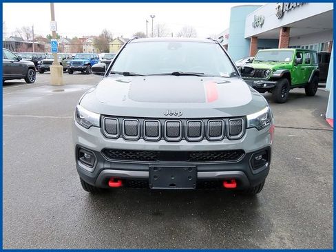 Used 2022 Jeep Compass Trailhawk w/ Trailhawk Elite Group AWD/4WD image 3