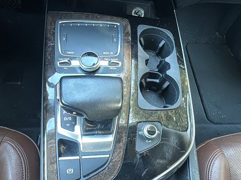 Used 2017 Audi Q7 3.0T Prestige w/ Prestige Package image 22