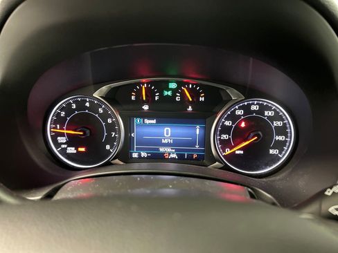 Used 2024 GMC Terrain SLE w/ Driver Convenience Package image 16