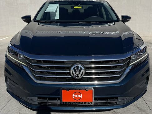 Used 2022 Volkswagen Passat 2.0T SE image 2