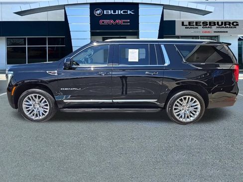 Used 2025 GMC Yukon XL Denali AWD/4WD image 4
