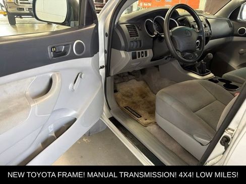 Used 2005 Toyota Tacoma 4x4 Access Cab image 11