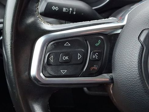 Used 2018 Jeep Wrangler Unlimited Sahara AWD/4WD image 20