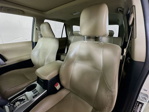Used 2014 Toyota 4Runner Limited AWD/4WD image 19