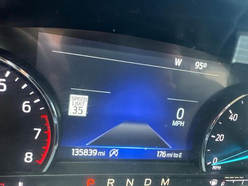 Used 2020 Ford Explorer XLT RWD image 6