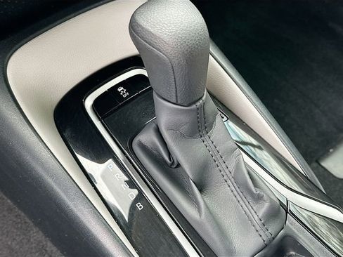 Used 2021 Toyota Corolla LE image 17