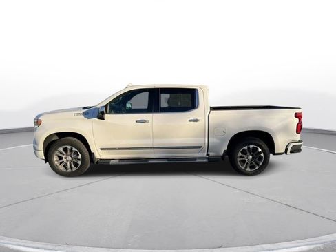 Used 2023 Chevrolet Silverado 1500 High Country w/ Technology Package image 3