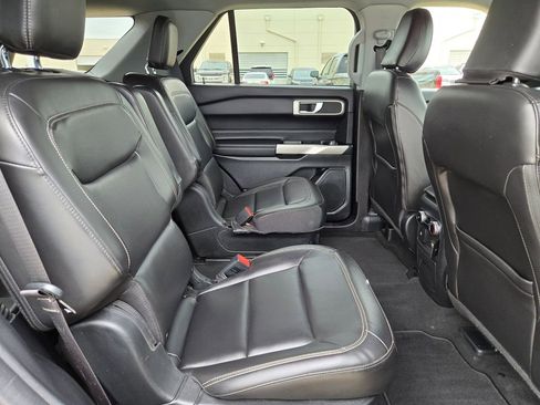 Used 2022 Ford Explorer XLT w/ Equipment Group 202A AWD/4WD image 26