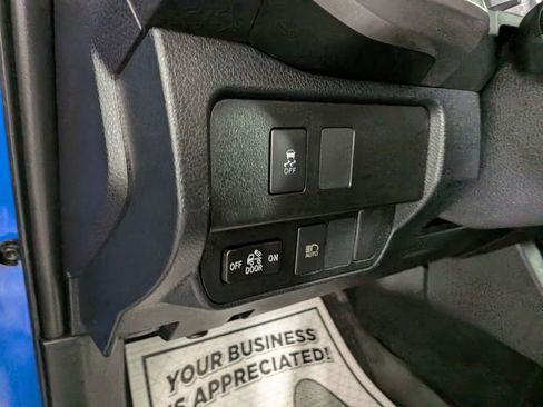 Used 2020 Toyota Tacoma SR5 image 17