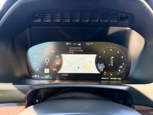 Used 2016 Volvo XC90 T6 Momentum image 15