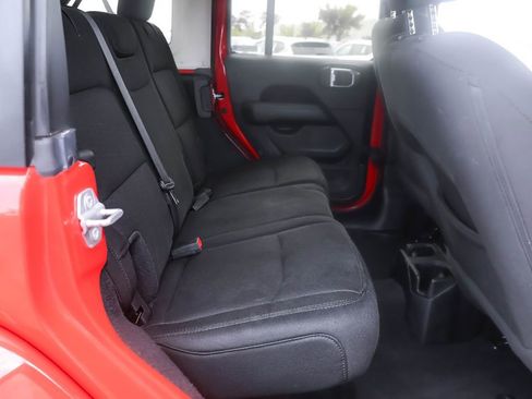 Used 2020 Jeep Wrangler Unlimited Sahara w/ Uconnect 4C Nav & Sound Group image 31