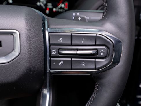 Used 2025 GMC Yukon Denali image 25