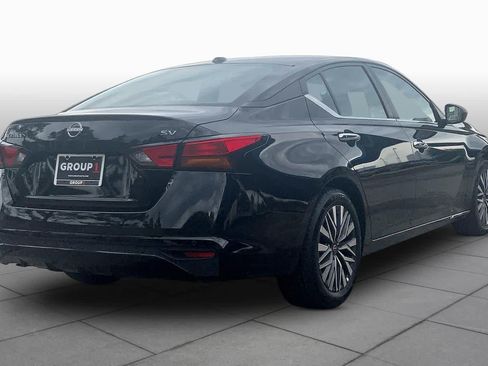 Used 2024 Nissan Altima 2.5 SV FWD image 13