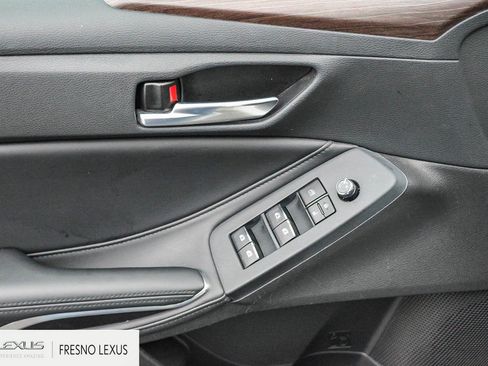 Used 2022 Toyota Avalon XLE image 23