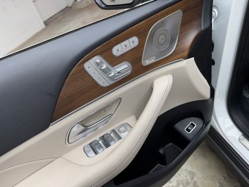 Used 2024 Mercedes-Benz GLE 450 4MATIC image 11