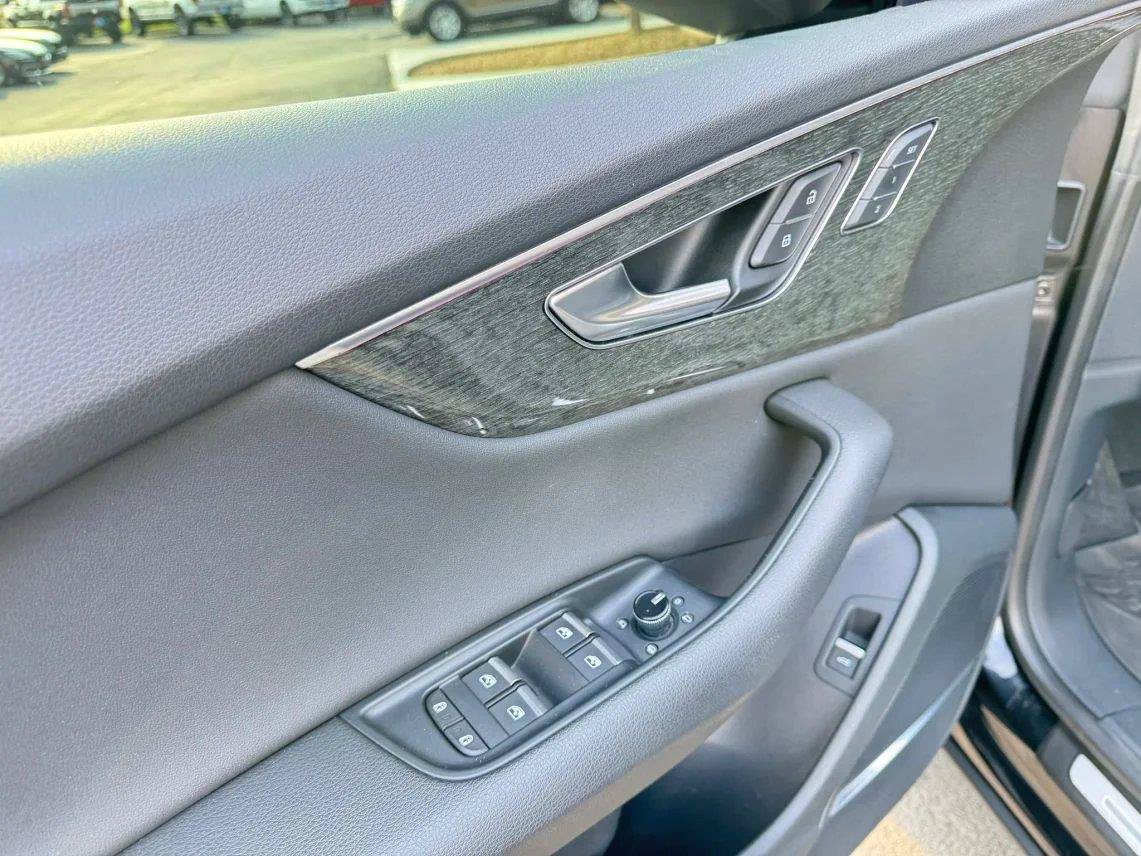 Used 2019 Audi Q8 Premium Plus w/ Premium Plus AWD/4WD image 10