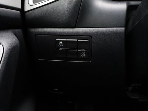 Used 2018 MAZDA MAZDA3 Sport image 33