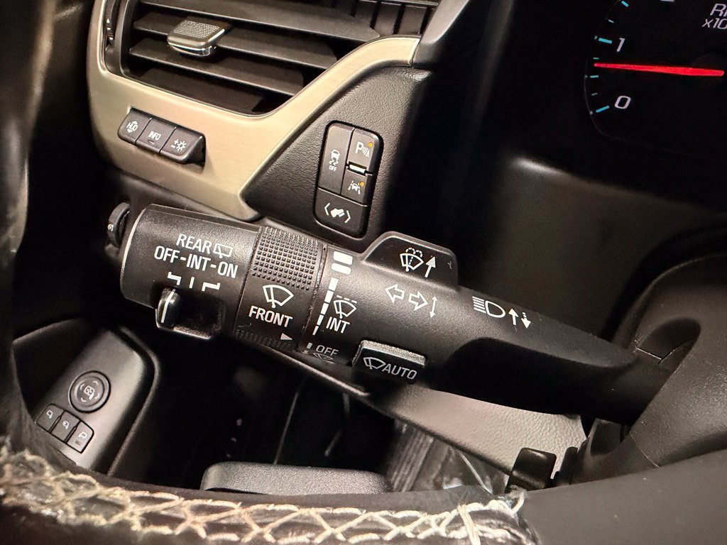 Used 2018 GMC Yukon Denali w/ Open Road Package AWD/4WD image 37