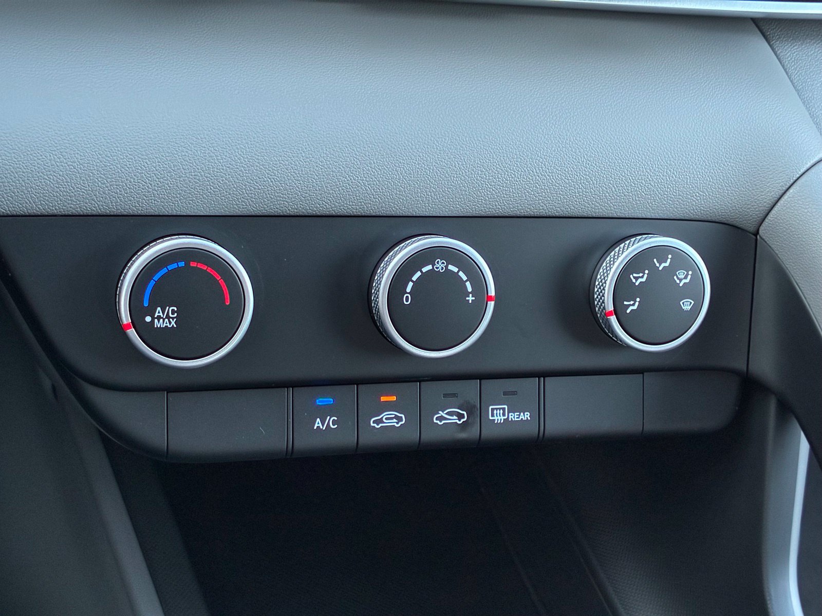 New 2026 Hyundai Elantra SE FWD image 22