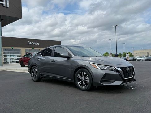 Used 2023 Nissan Sentra SV image 3