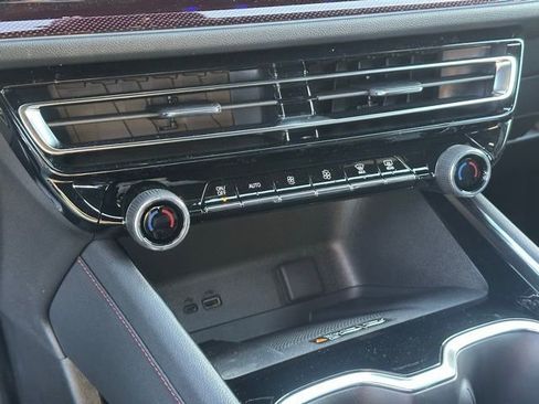 New 2026 Chevrolet Traverse Z71 w/ Enhanced Driving Package AWD/4WD image 10