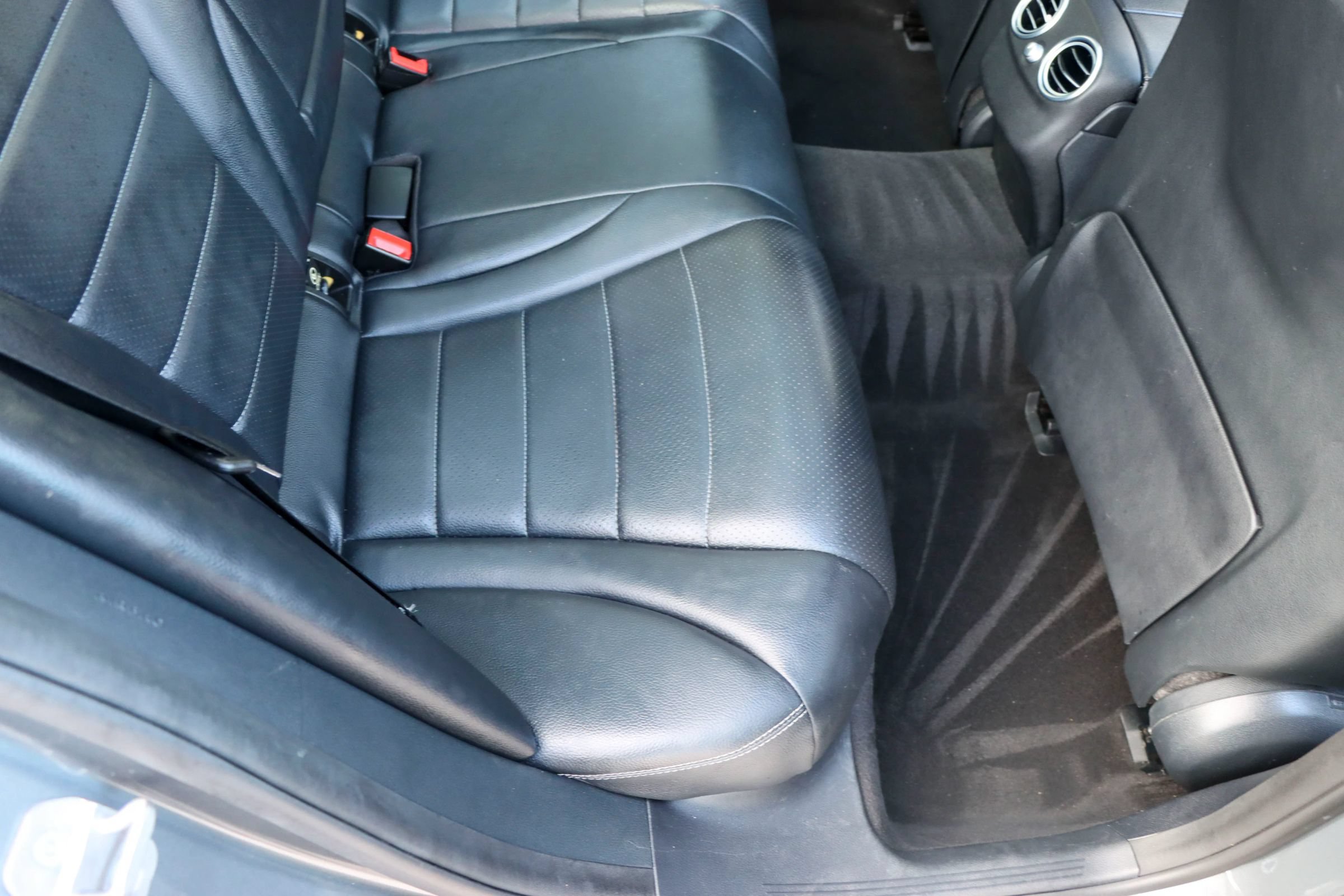 Used 2017 Mercedes-Benz C 300 4MATIC Sedan image 20