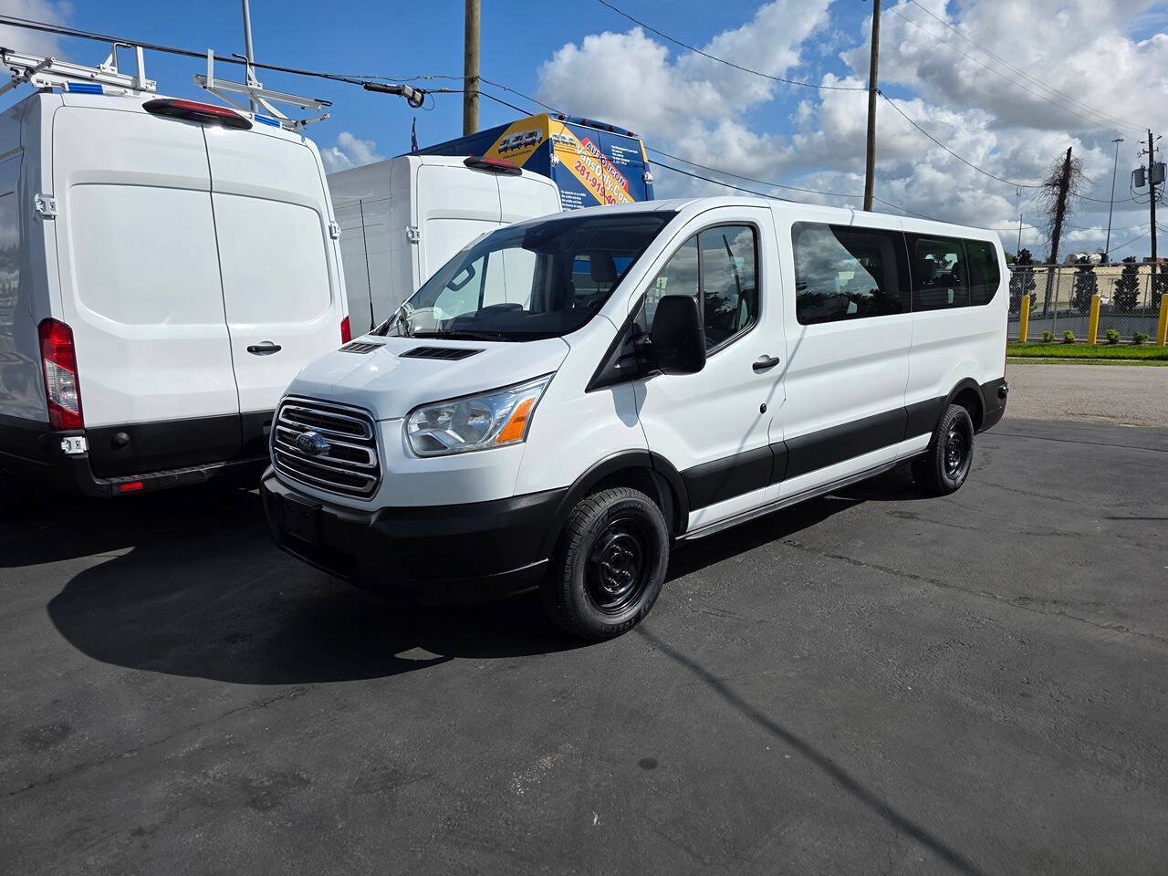 Used 2019 Ford Transit 350 XLT RWD image 34