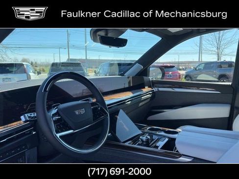 Used 2026 Cadillac Escalade Platinum Sport w/ LPO, ONYX Package image 24