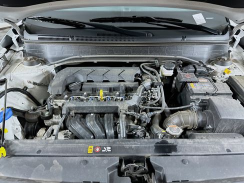 Used 2025 Hyundai Venue SEL image 32