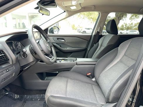 Used 2021 Nissan Rogue SV image 12