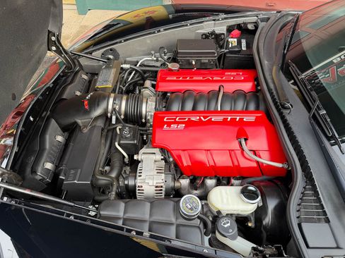 Used 2005 Chevrolet Corvette Coupe w/ Preferred Equipment Group image 22