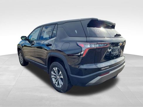 Used 2026 Chevrolet Equinox LT FWD image 7