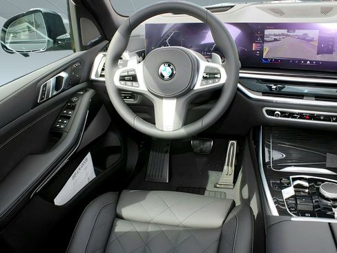 Used 2026 BMW X7 xDrive40i w/ M Sport Package image 29