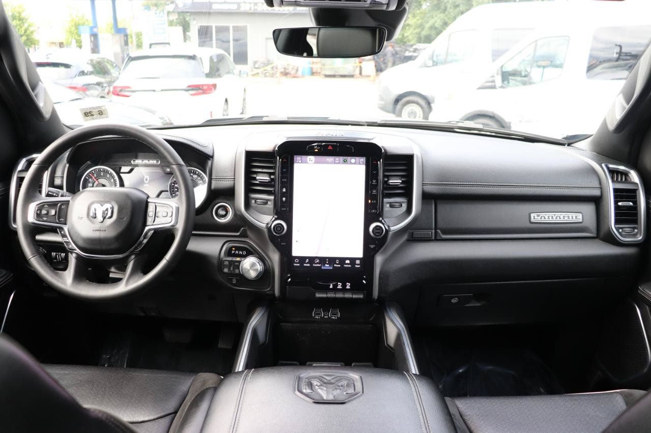 Used 2025 RAM 1500 Laramie AWD/4WD image 16