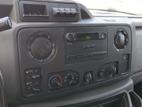 Used 2014 Ford E-150 and Econoline 150 XL w/ Power Windows & Locks Group image 24