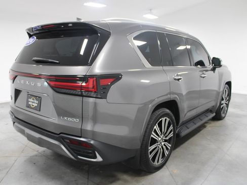 Used 2024 Lexus LX 600 4WD w/ Luxury Package image 9