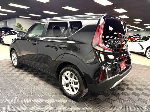 Used 2023 Kia Soul LX w/ Option Group 015 FWD image 11