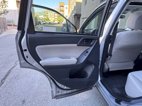 Used 2015 Subaru Forester 2.5i Premium w/ All-Weather Package AWD/4WD image 28