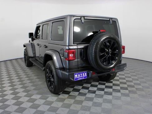 Used 2025 Jeep Wrangler Unlimited Sahara AWD/4WD image 21