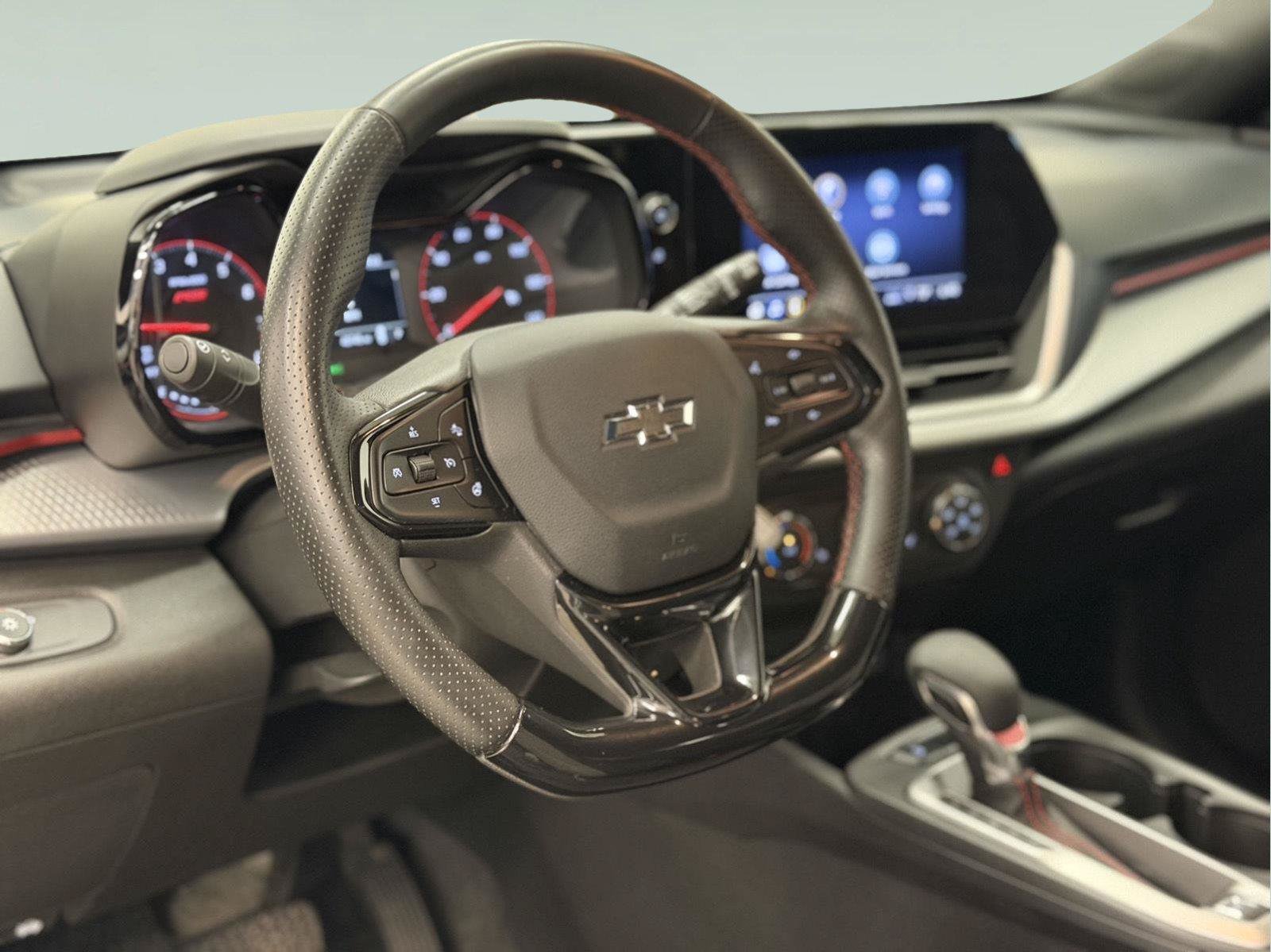 Used 2024 Chevrolet Trax RS FWD image 23