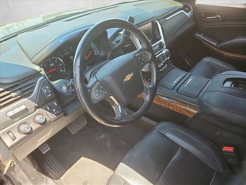 Used 2019 Chevrolet Tahoe Premier AWD/4WD image 13