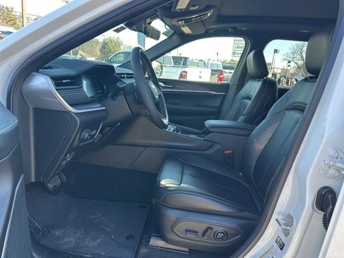 New 2026 Jeep Grand Cherokee L Limited AWD/4WD image 10