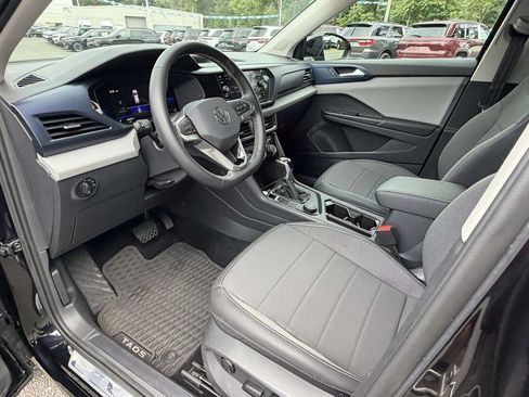 Used 2023 Volkswagen Taos SE w/ Black Wheel Package AWD/4WD image 17