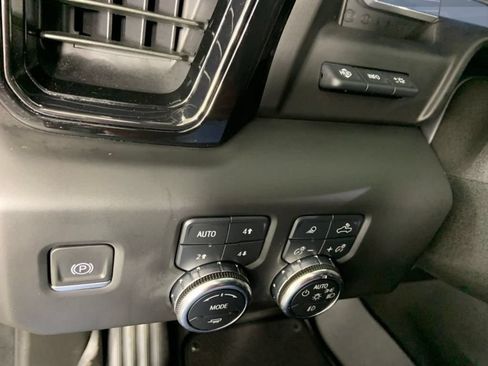 Used 2024 GMC Sierra 2500 AT4 w/ AT4 Premium Plus Package AWD/4WD image 32