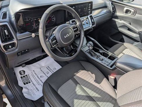 Used 2022 Kia Sorento LX FWD image 10