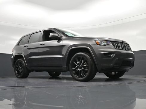 Used 2021 Jeep Grand Cherokee Laredo X RWD image 32