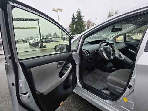 Used 2013 Toyota Prius Two image 19