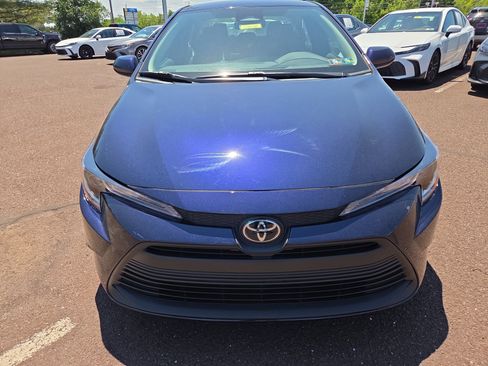 Certified 2025 Toyota Corolla LE w/ LE Premium Package FWD image 8