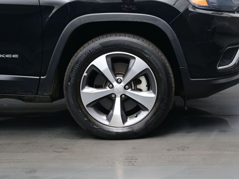 Used 2022 Jeep Cherokee Limited image 9